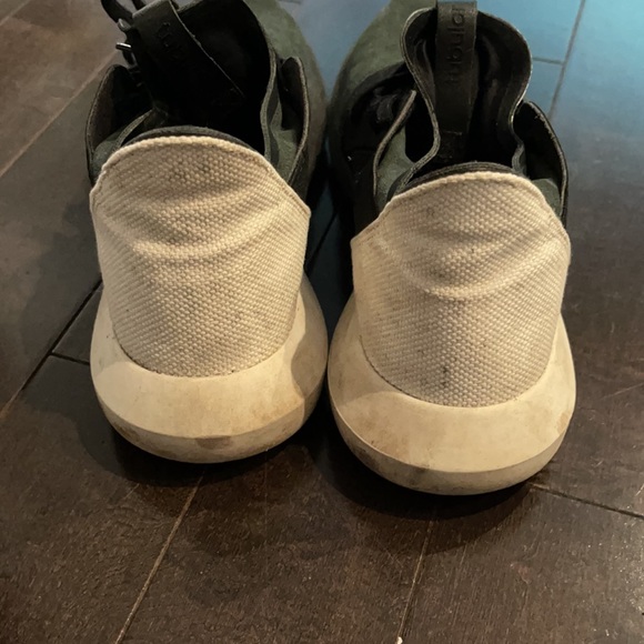 Adidas Sneaker - Picture 2 of 5